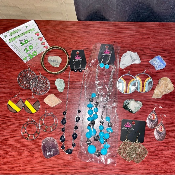 Floral Dark Gold Mandala Pattern Earrings Paparazzi - Picture 7 of 7